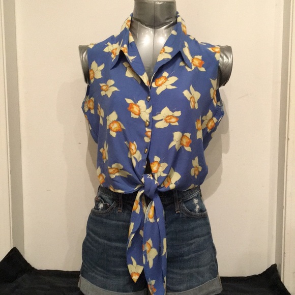 Vintage Blue Daffodil Cropped Blouse - Horoskop - Picture 1 of 3